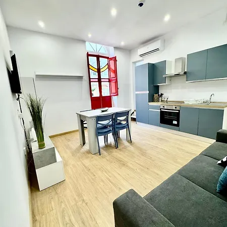 'red' Modern 1br Near Promenade 그지라